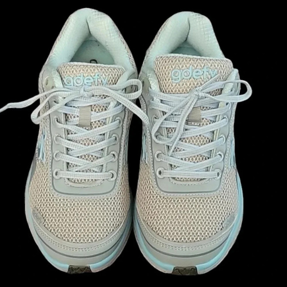 GDEFY Sneakers